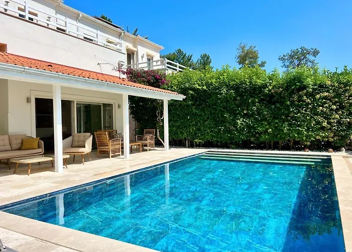 Villa Paradaise Is Magnificent Villa With Sea View And Infinity Pool